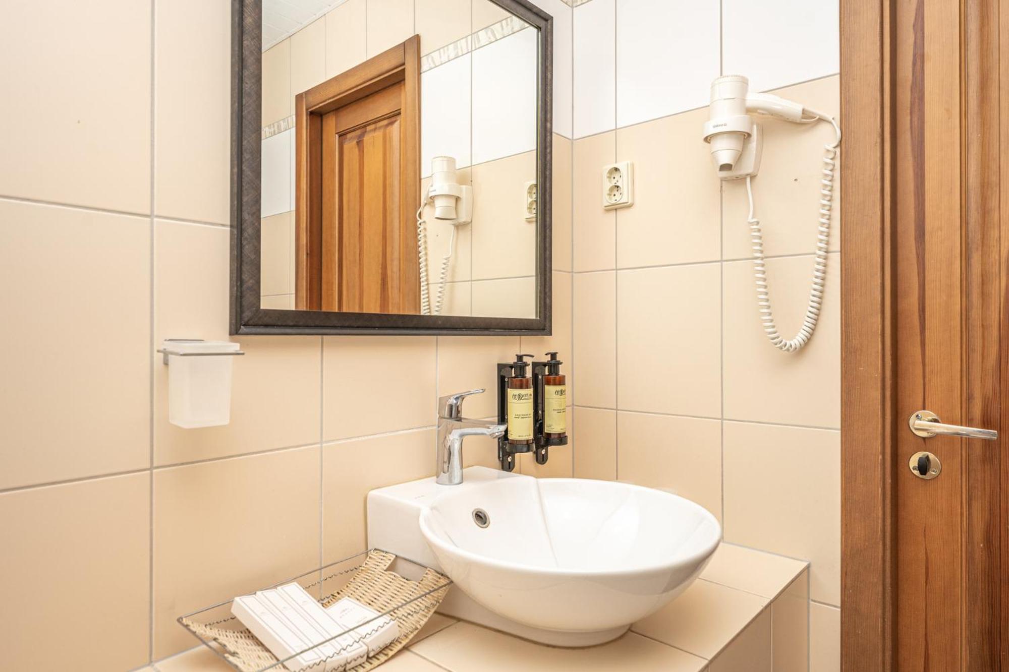 Airinn Vilnius Hotel Bagian luar foto